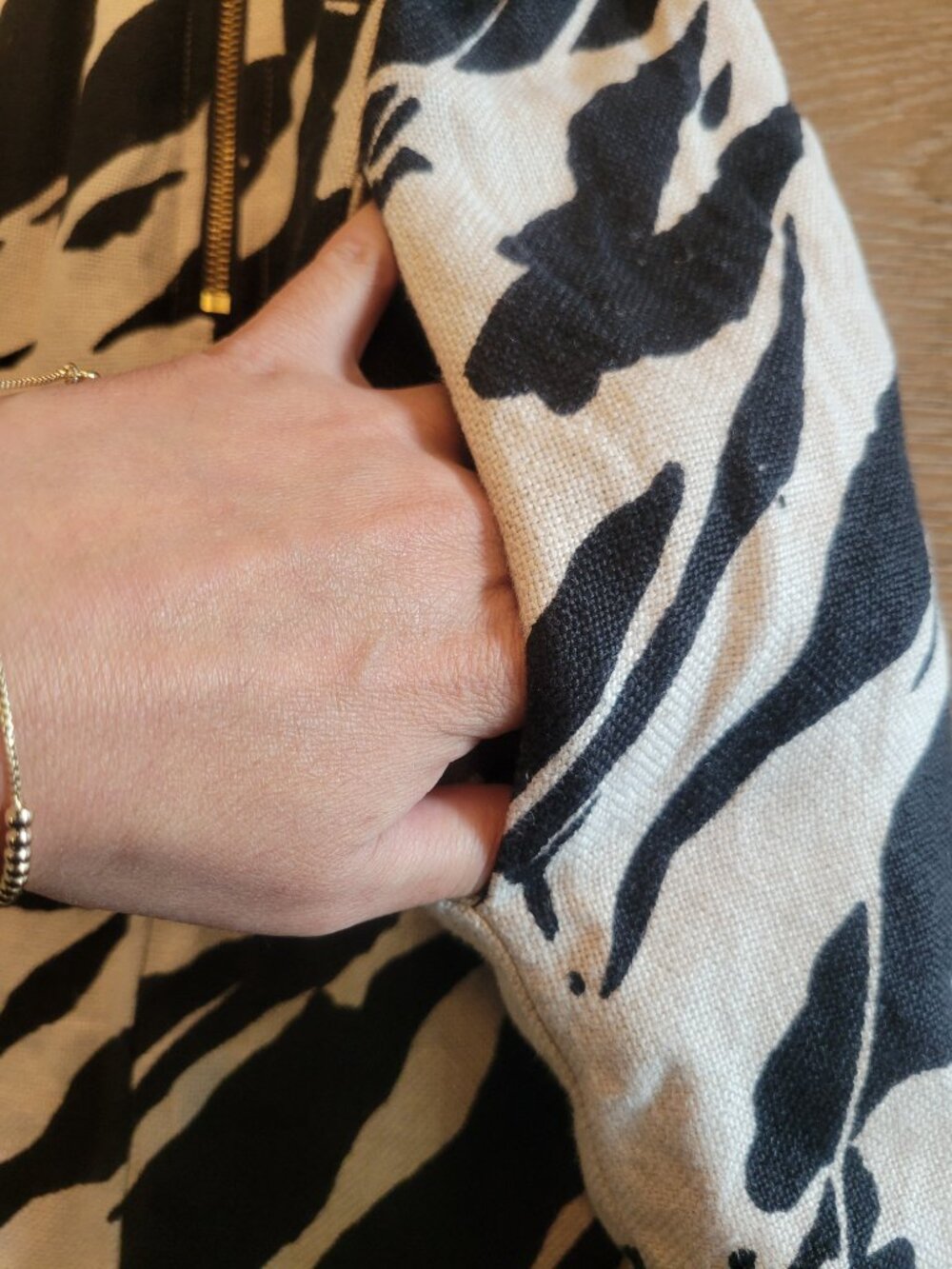 Michael Kors Linen Zebra Print Sheath Dress Gold Zip Sleeveless Size 8P - Picture 4 of 5